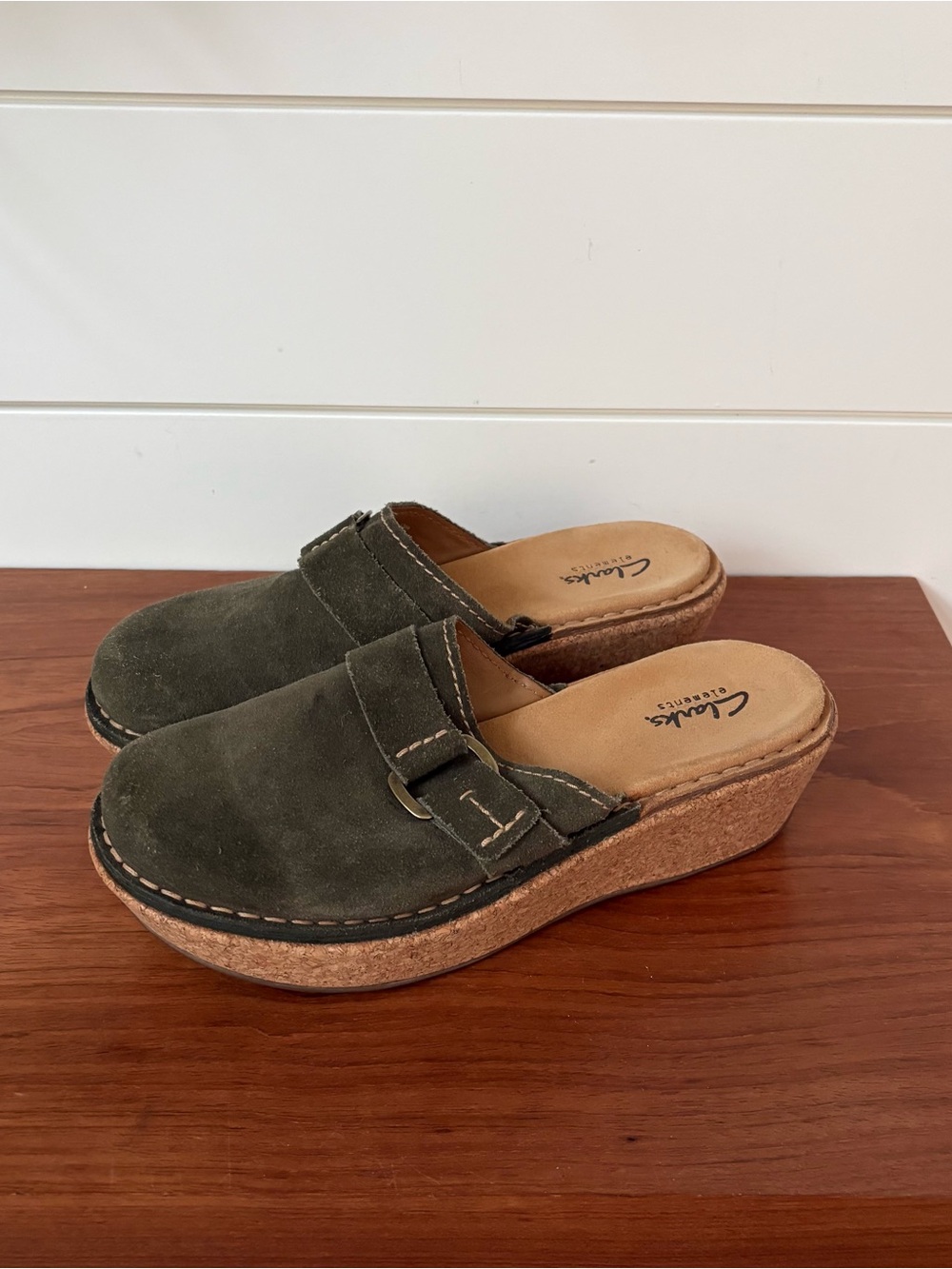 Clarks Comfort Suede Leather Green Mules Wedge Clogs Cork 7 Boho Peasant Cottage